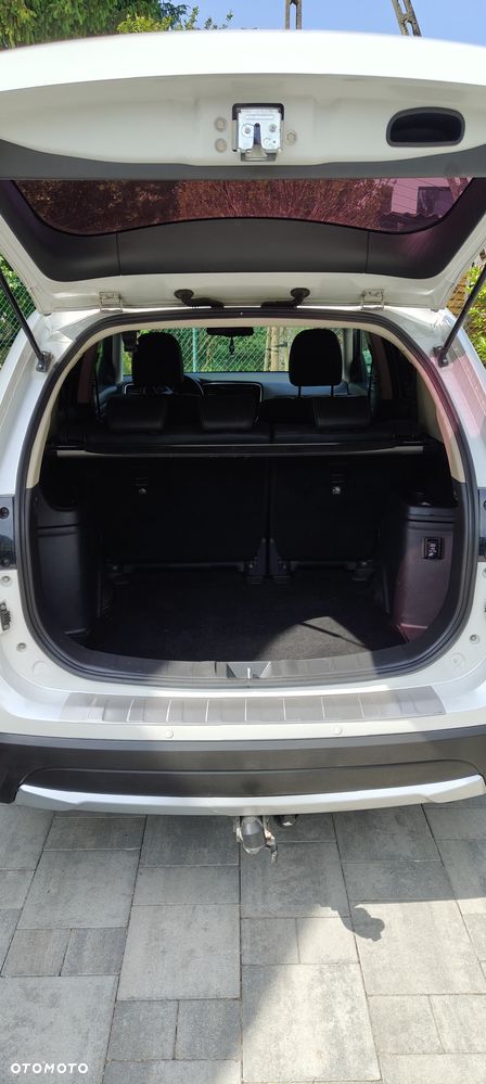 Mitsubishi Outlander 2.0 Invite + 2WD - 20
