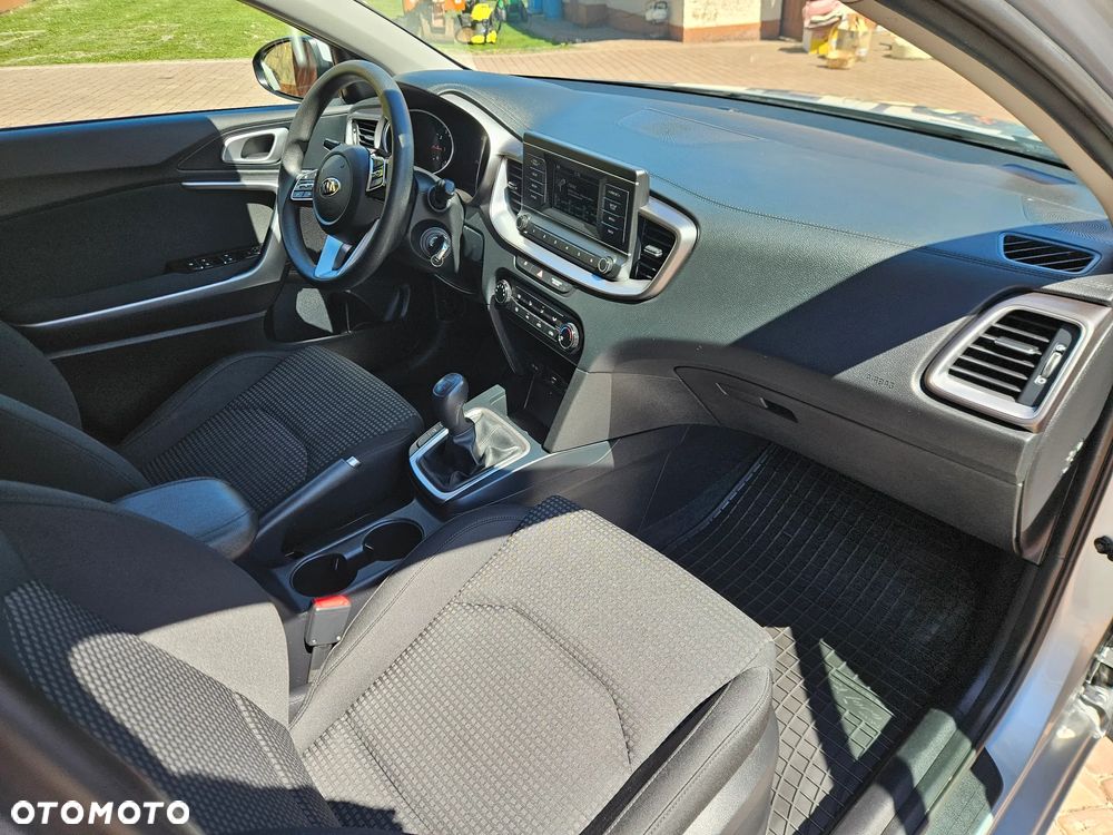 Kia Ceed - 14