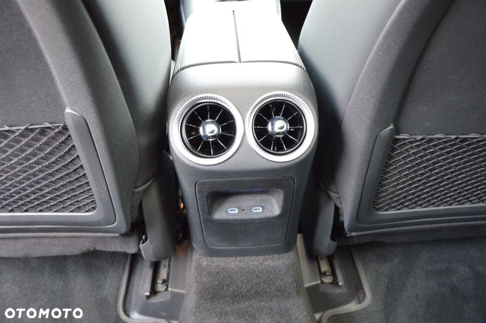 Mercedes-Benz CLA 200 mHEV 4-Matic 8G-DCT - 19