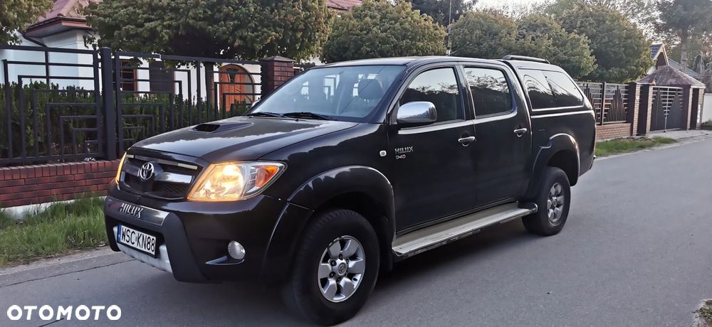 Toyota Hilux 2.5 D-4D DLX + - 2