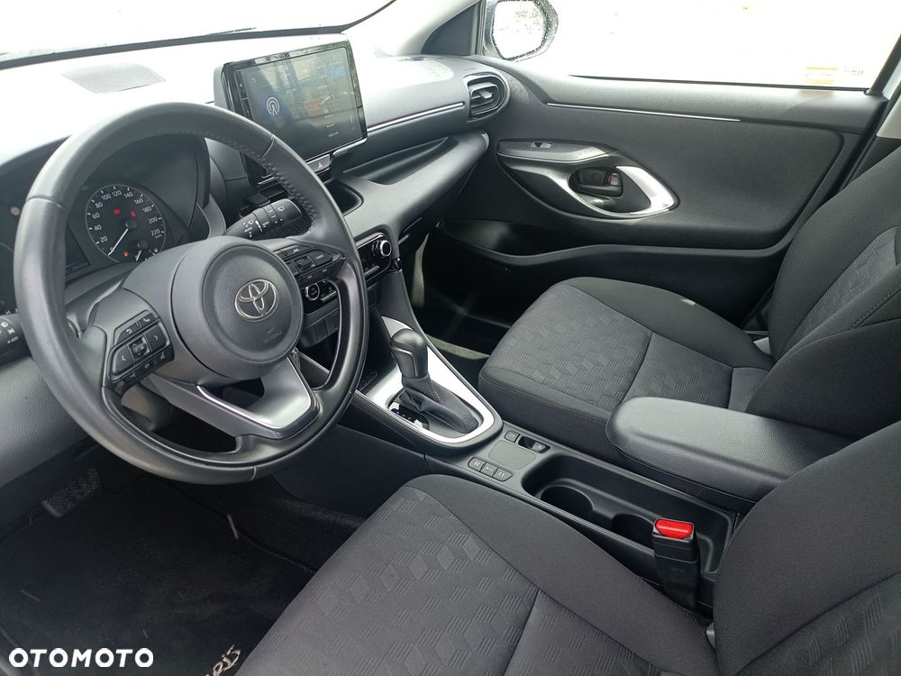 Toyota Yaris - 10