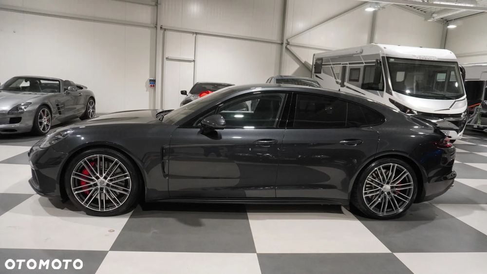 Porsche Panamera Turbo - 18