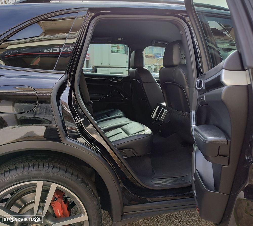 Porsche Cayenne Diesel Platinum Edition - 11
