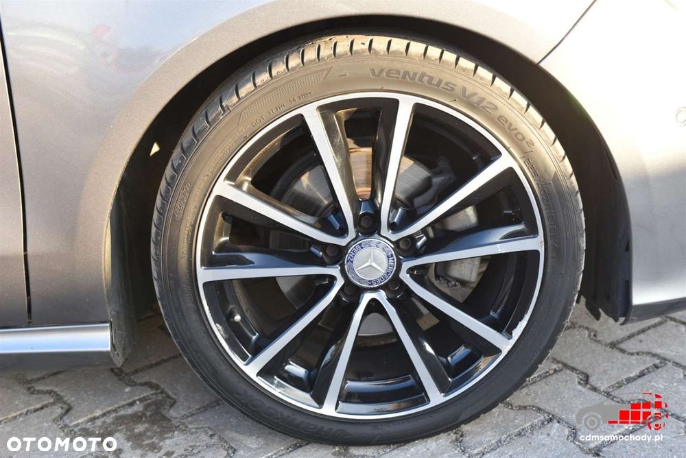 Mercedes-Benz CLA - 12