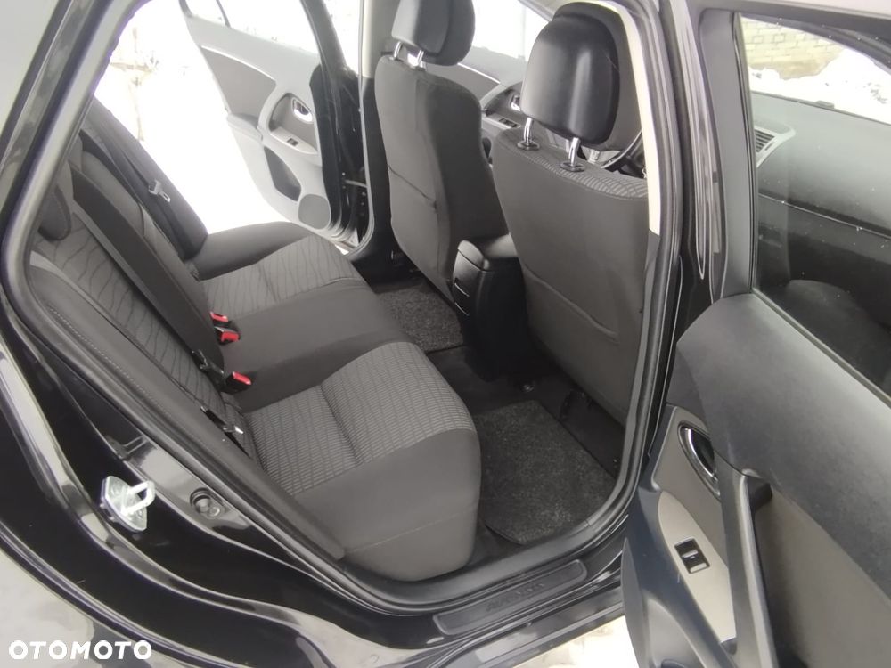 Toyota Avensis 1.8 Executive - 14