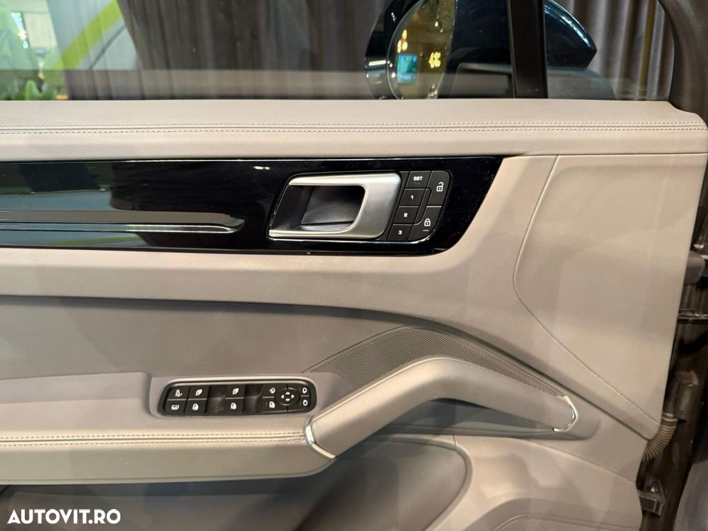 Porsche Cayenne - 12