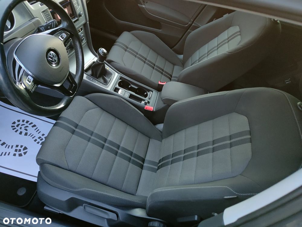Volkswagen Golf Variant 2.0 TDI SCR Comfortline - 21