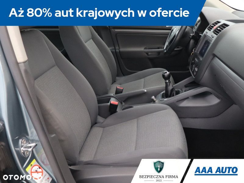 Volkswagen Jetta - 11
