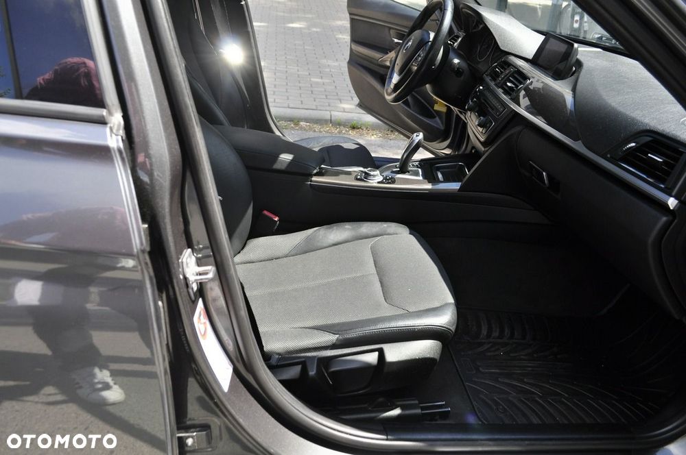 BMW Seria 3 - 16