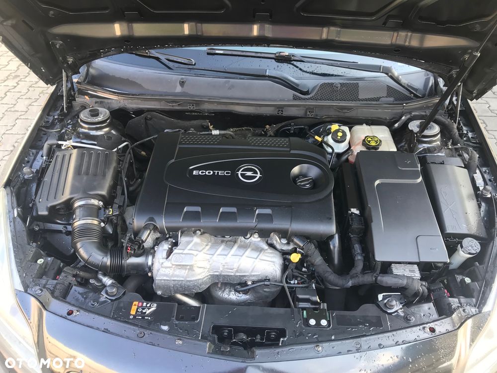 Opel Insignia - 30