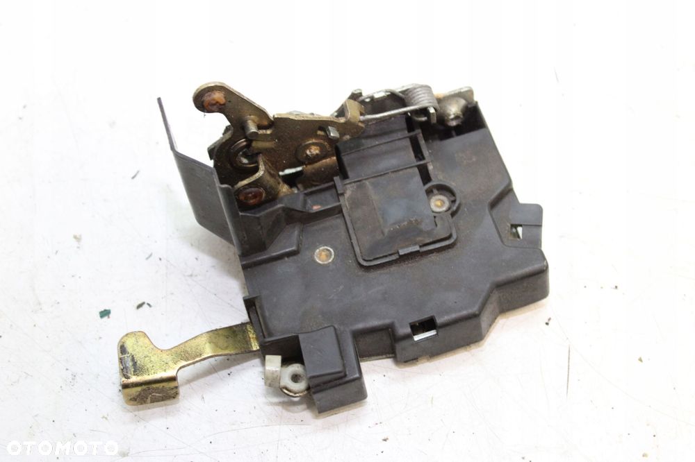 BMW E34 sedan przedlift zamek drzwi prawy przód eu 8104782 - 3