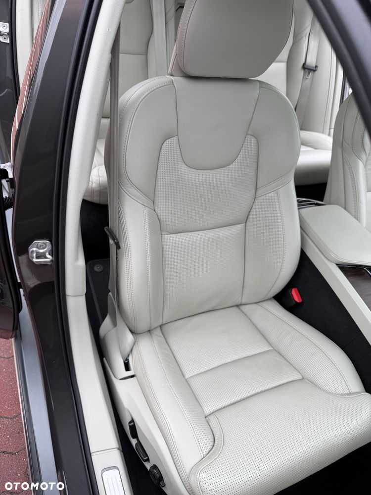 Volvo V90 Cross Country B5 D AWD Pro - 24
