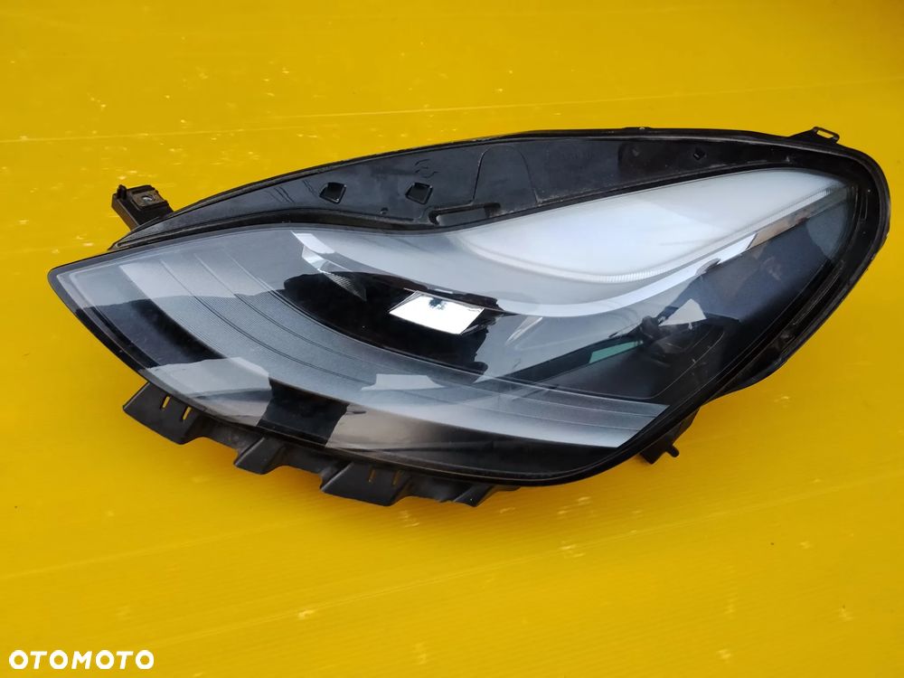 Lampa prawa lewa full LED Tesla 3 y Lift Europa
