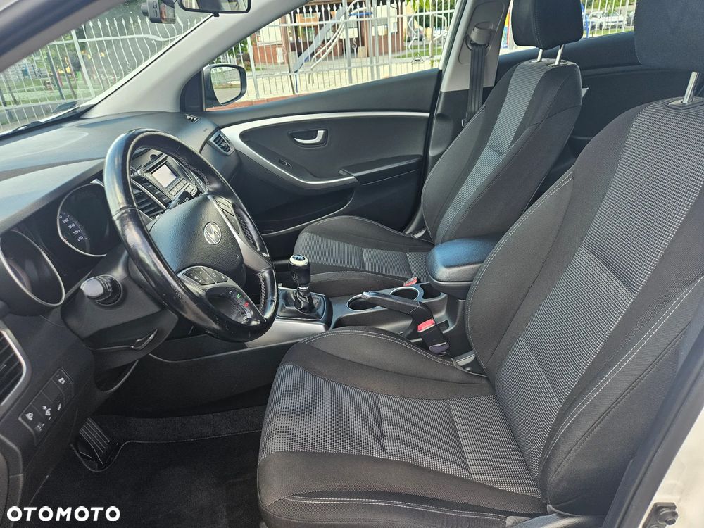 Hyundai i30 1.4 CRDi Advantage - 23
