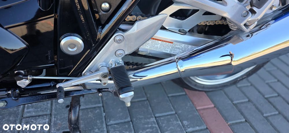 Suzuki GSX - 38