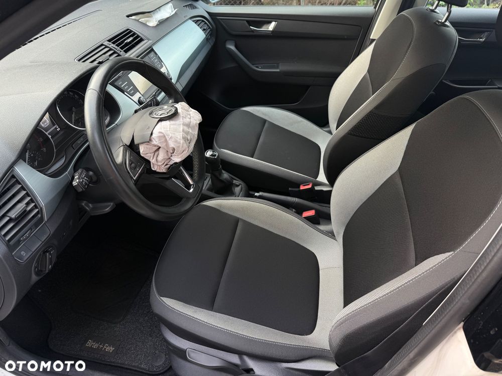 Skoda Fabia 1.0 TSI Style Color - 29