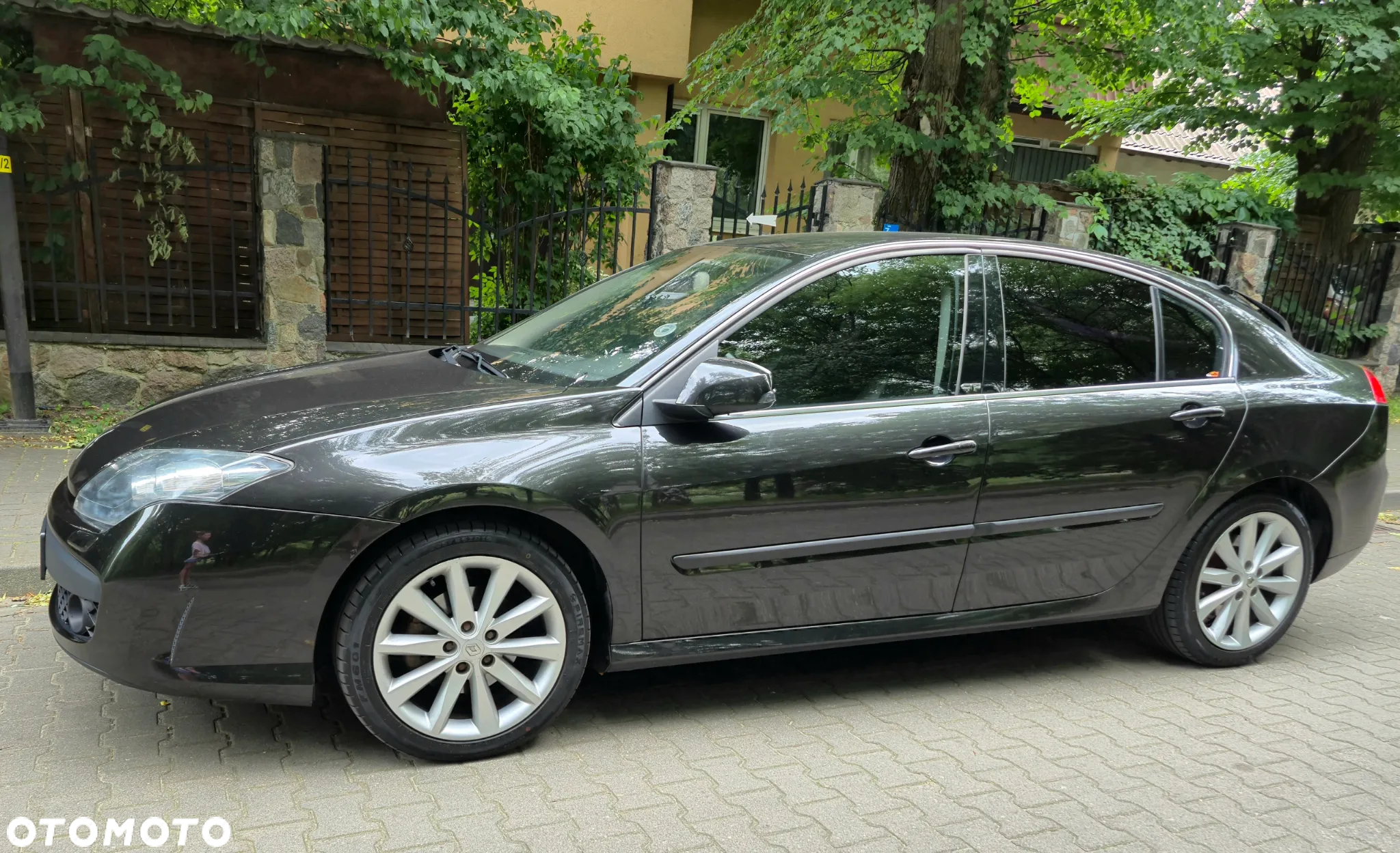 Renault Laguna dCi 150 FAP GT - 25
