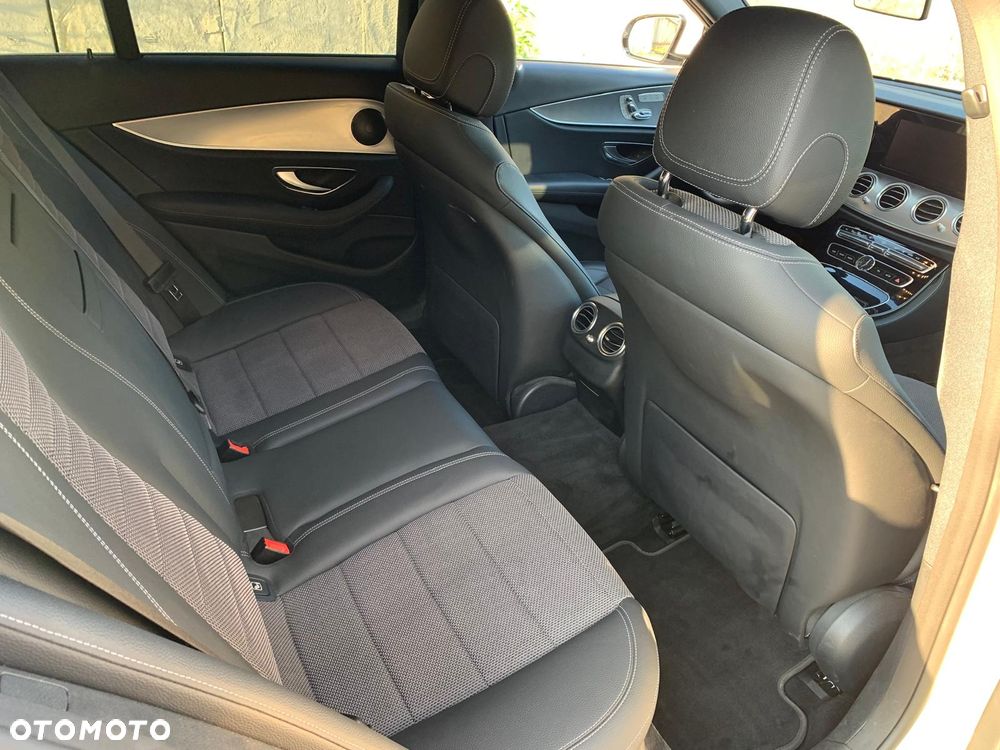 Mercedes-Benz Klasa E 300 de 9G-TRONIC - 12