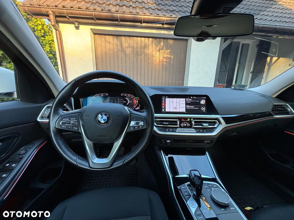 BMW Seria 3 318i Advantage - 9