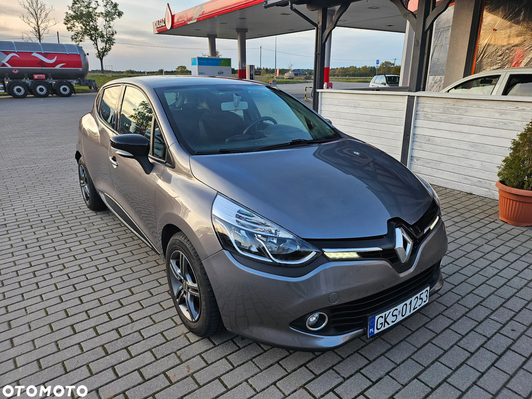 Renault Clio 1.2 16V 75 Experience - 5