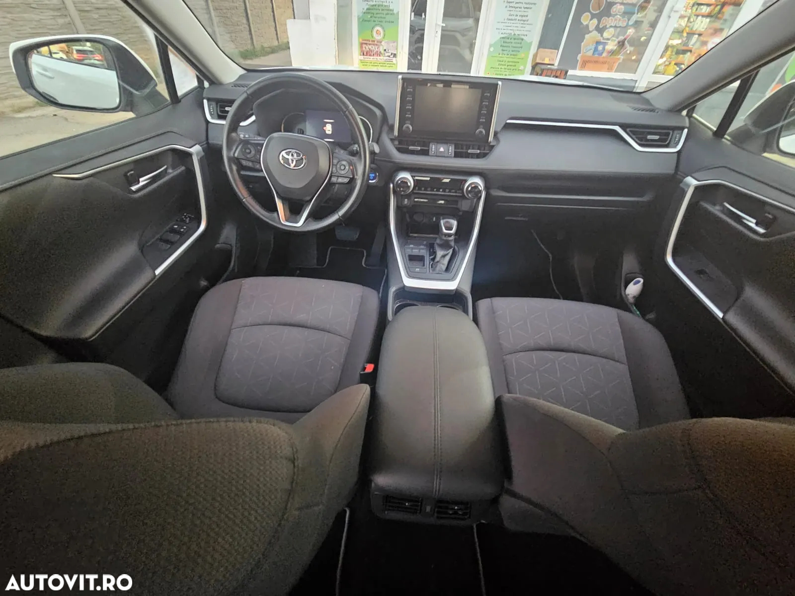 Toyota RAV4 - 6
