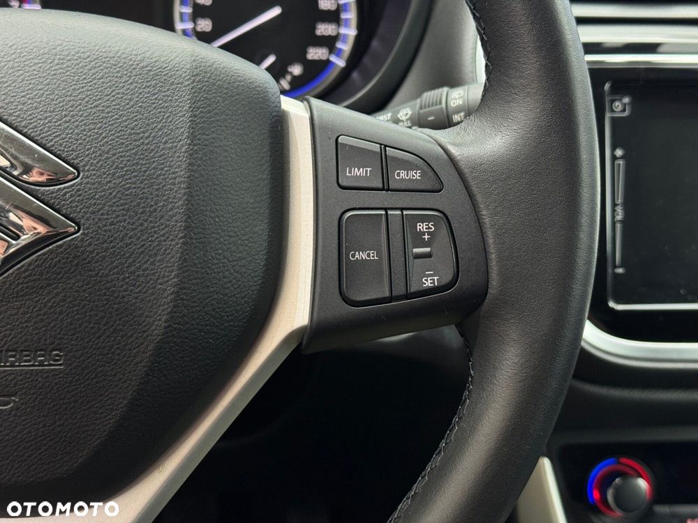 Suzuki SX4 S-Cross 1.4 T Premium 4WD - 23