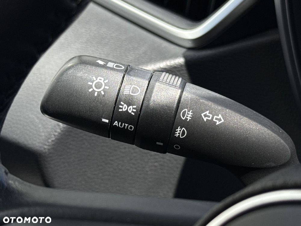 Toyota Corolla 1.8 Hybrid Comfort - 20