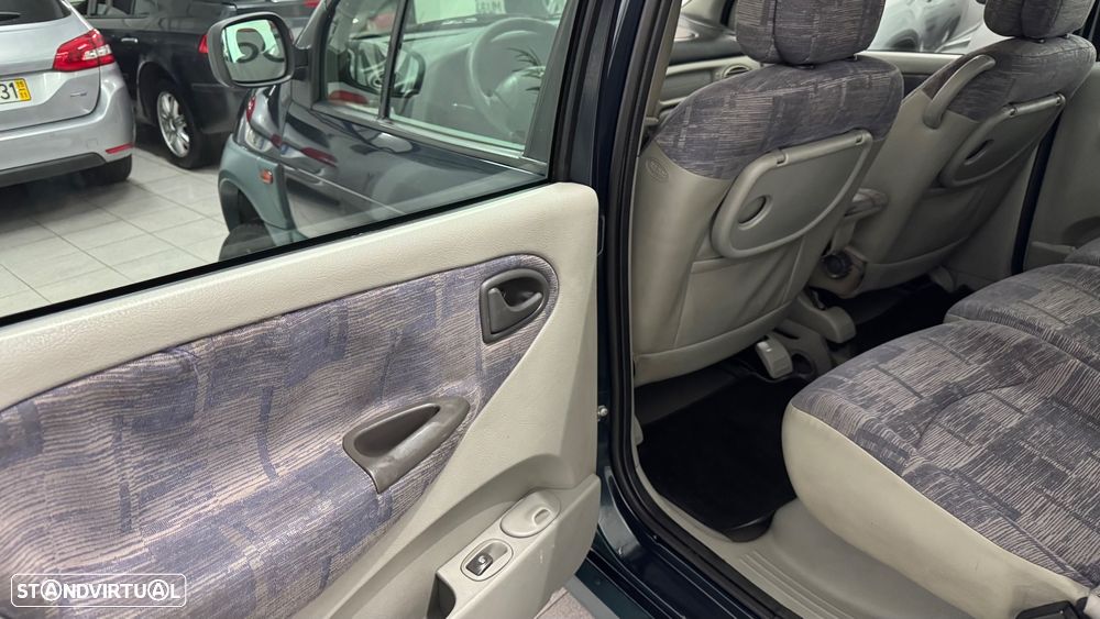 Renault Scénic RX4 1.9 dCi Privilège - 29