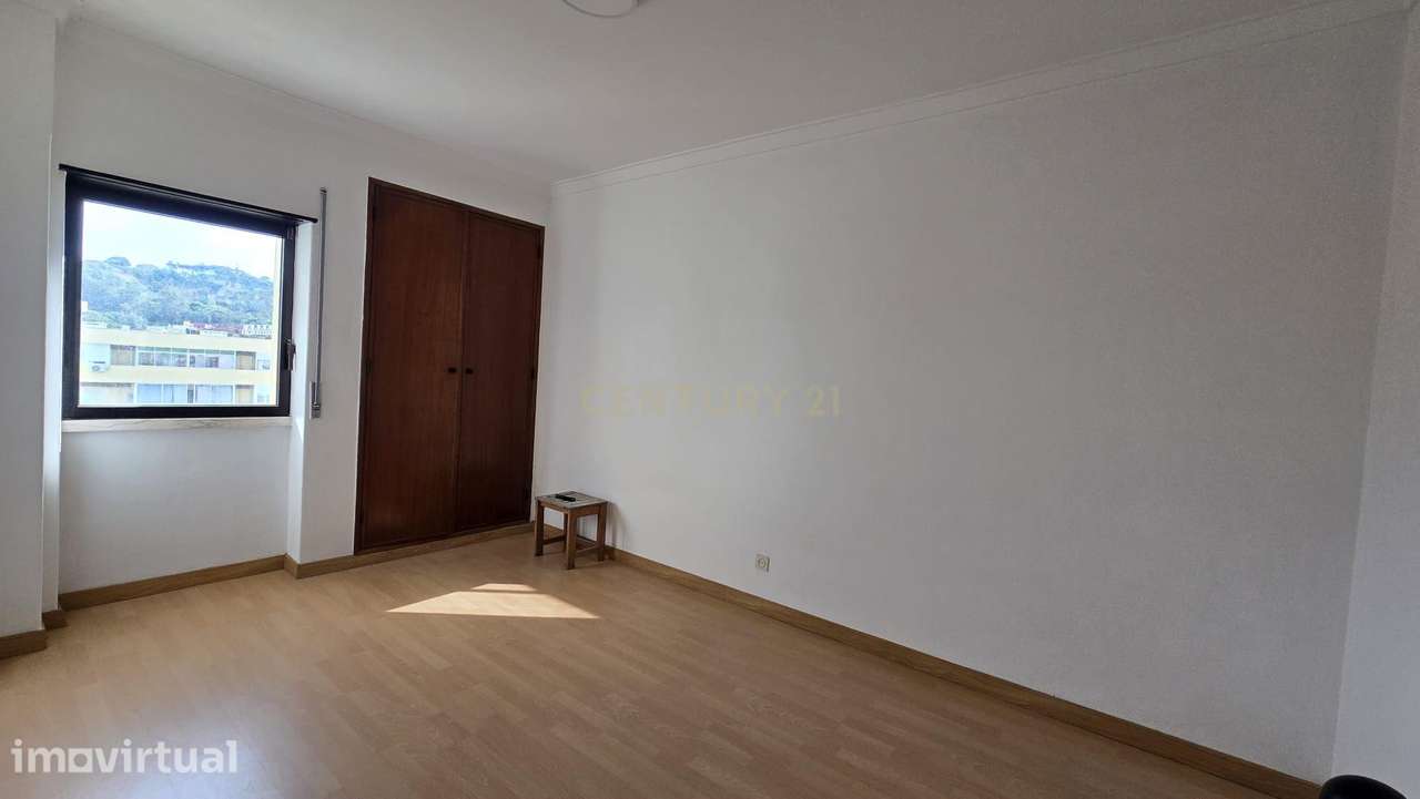 Apartamento T1 remodelado - Centro Costa de Caparica - Grande imagem: 5/9