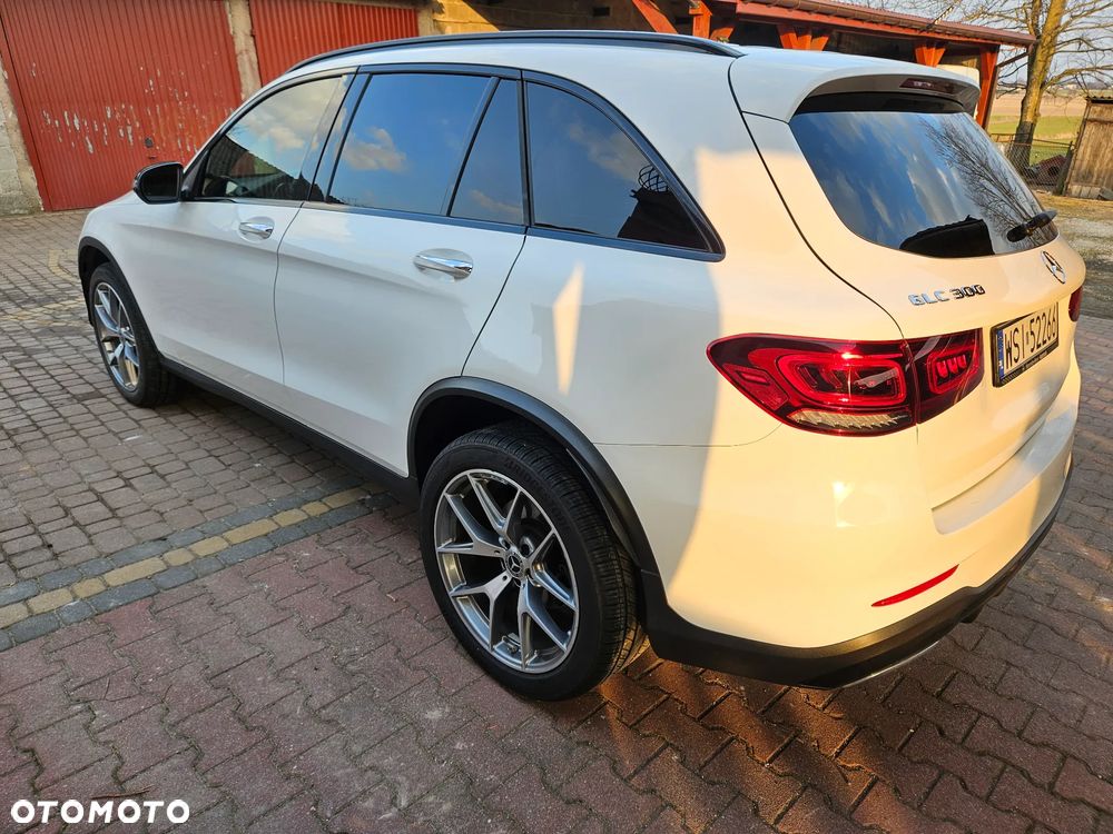 Mercedes-Benz GLC - 12