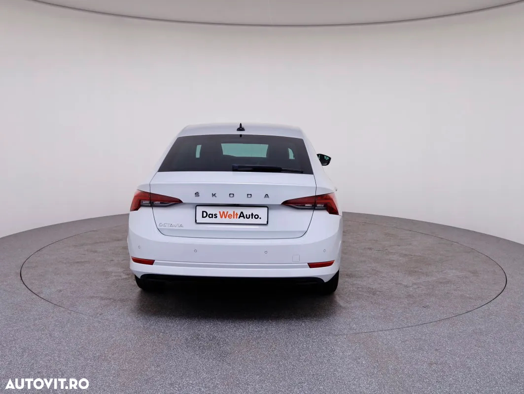 Skoda Octavia 2.0 TDI DSG Style - 4