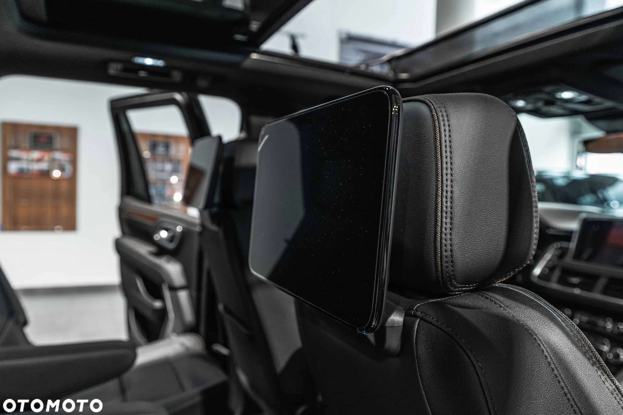 Chevrolet Tahoe - 34