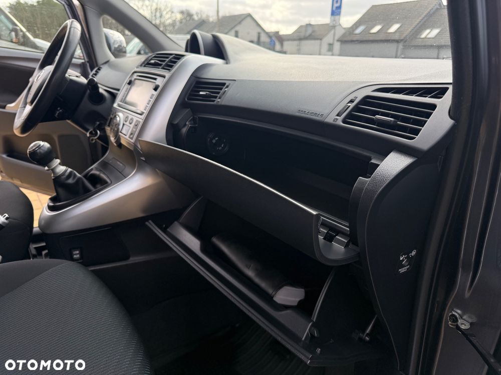 Toyota Verso 1.6 Travel - 30