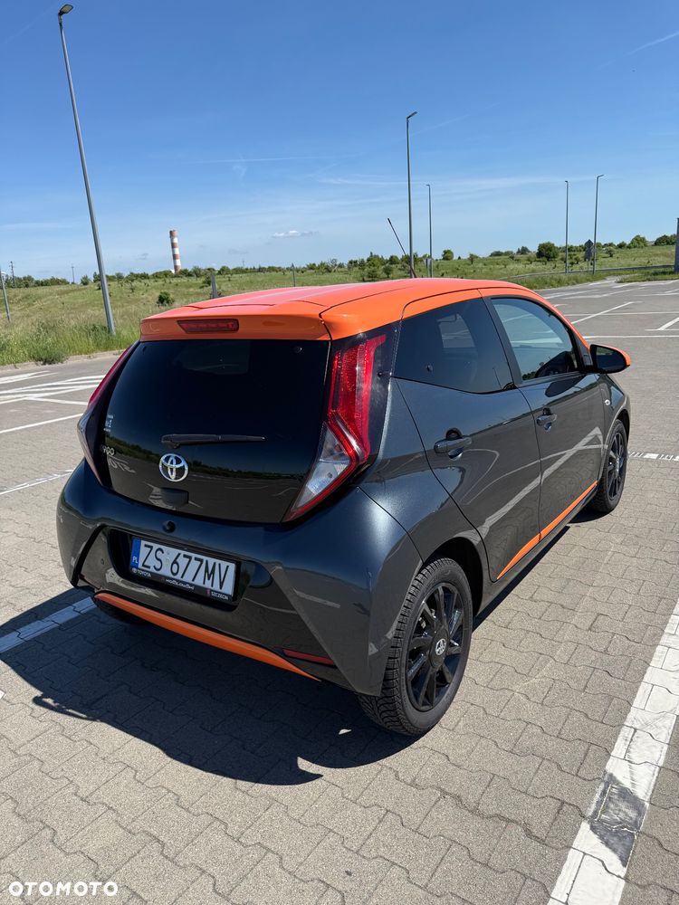 Toyota Aygo x.shift x-play connect - 7