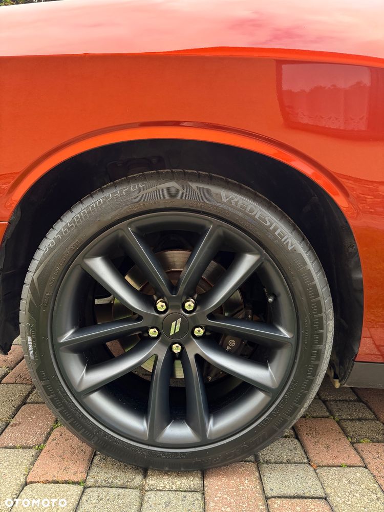 Dodge Challenger 5.7 R/T - 6