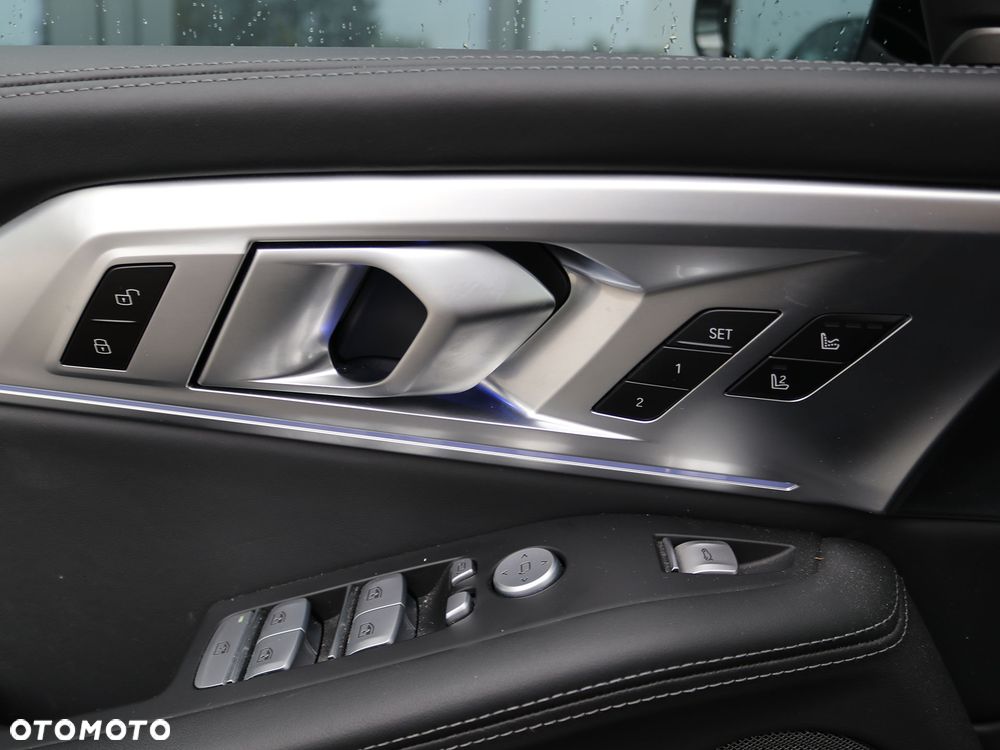 BMW XM 50e PHEV sport - 12