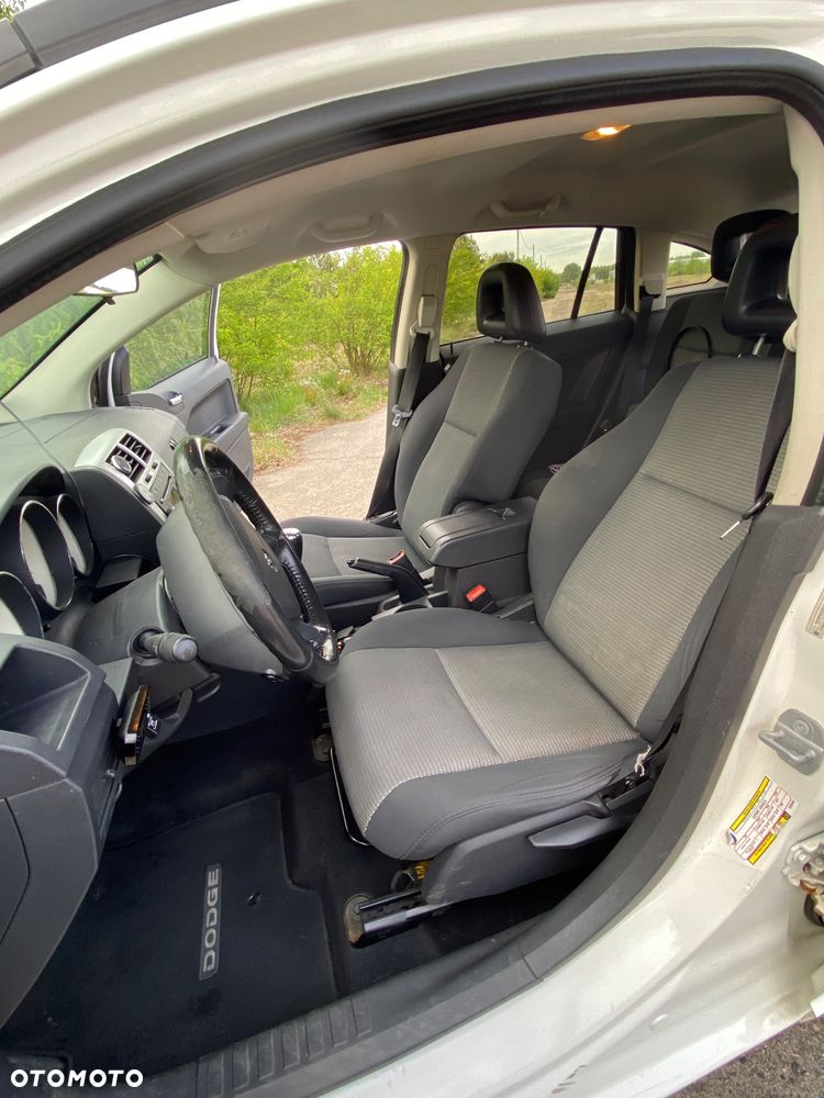 Dodge Caliber - 11
