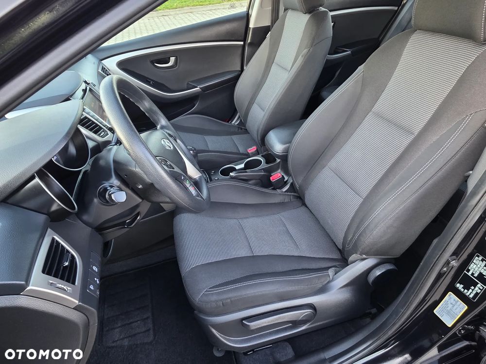 Hyundai i30 blue 1.4 Classic Navigation - 17