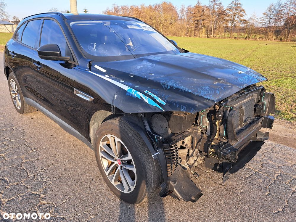 Jaguar F-Pace - 6
