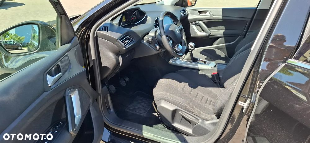 Peugeot 308 1.6 BlueHDi Allure S&S - 10