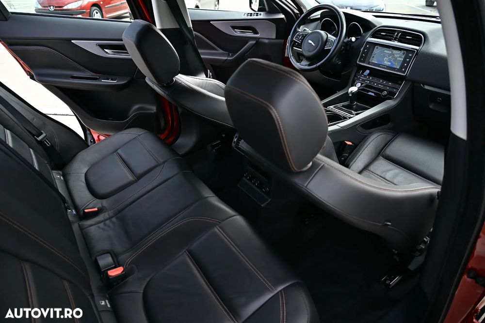 Jaguar F-Pace 20d AWD Prestige - 35