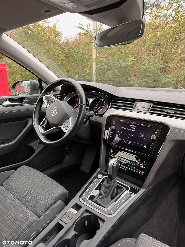 Volkswagen Passat 2.0 TDI SCR Business DSG - 9