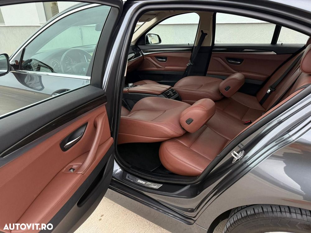 BMW Seria 5 520d Aut. Luxury Line - 16