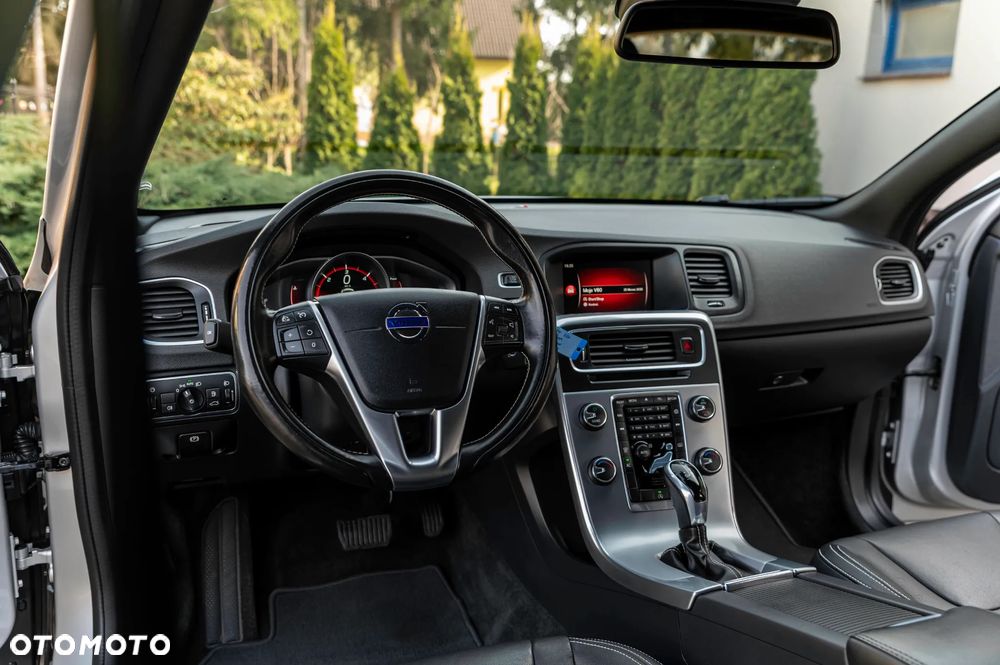 Volvo V60 D2 Geartronic Momentum - 34