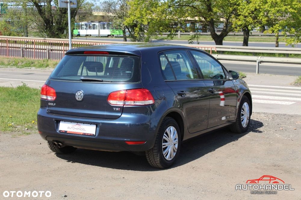 Volkswagen Golf - 6