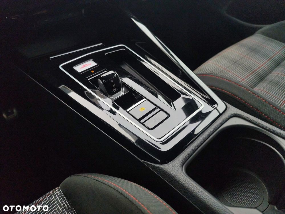 Volkswagen Golf - 21