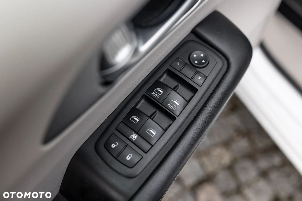 Chrysler Pacifica - 14