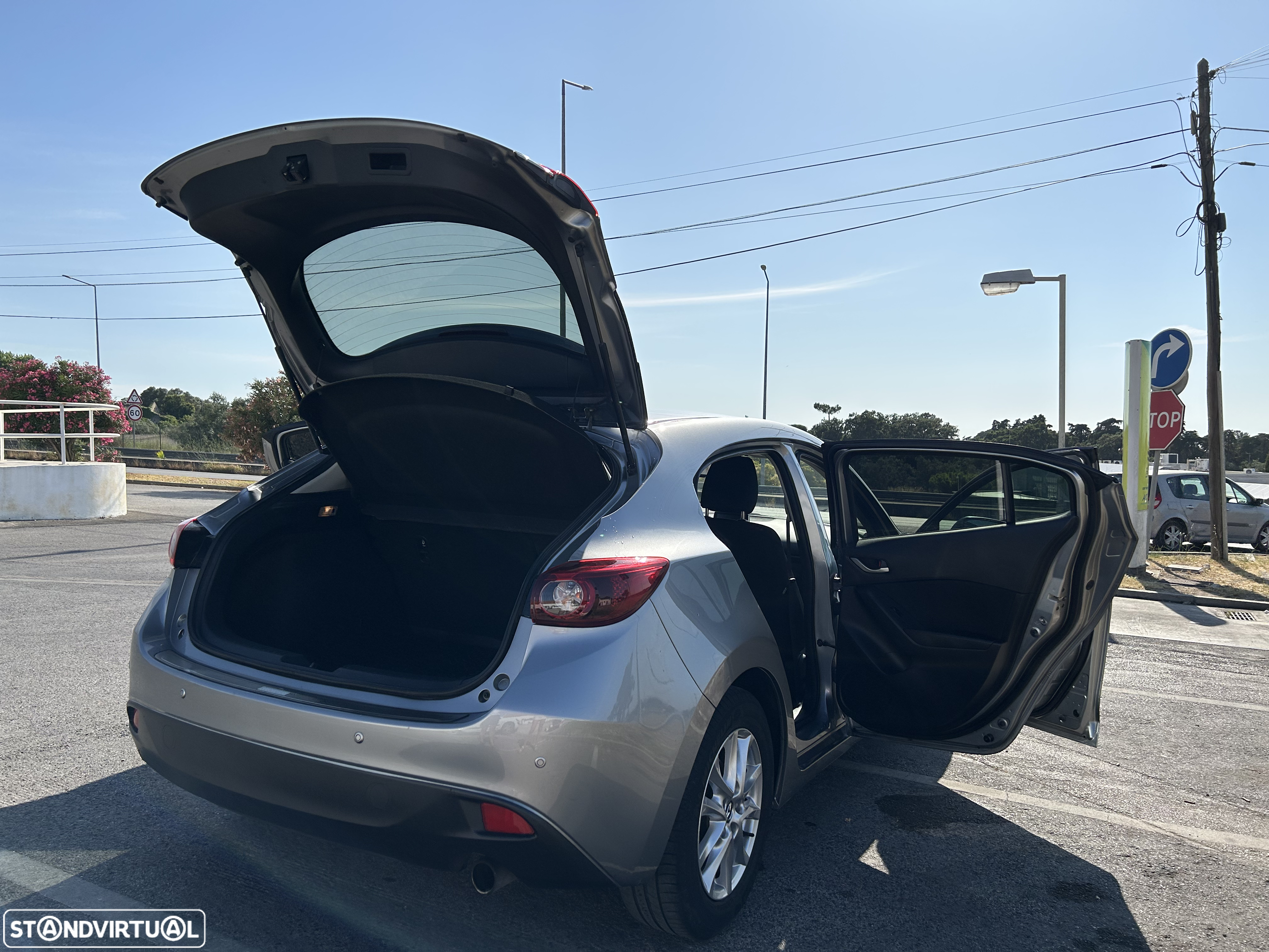 Mazda 3 1.5 Sky-G Evolve HS Navi - 2