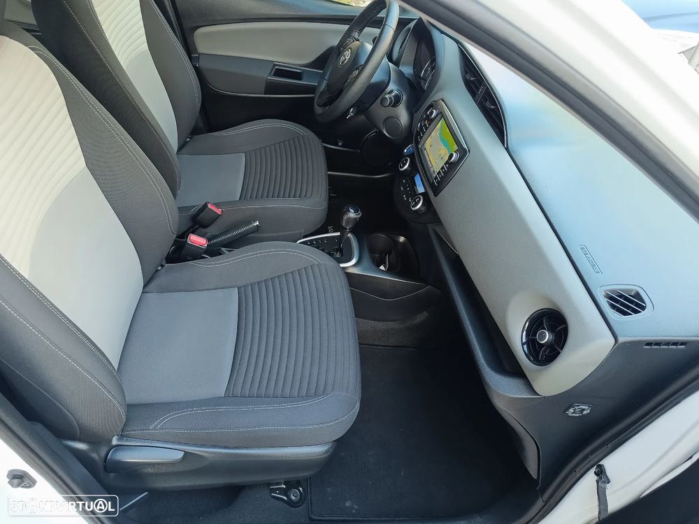 Toyota Yaris 1.5 HSD Comfort+Navi - 20