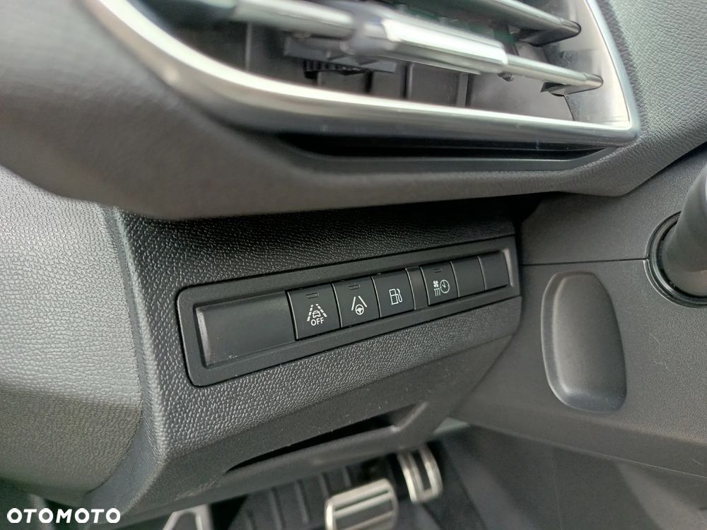 Peugeot 3008 1.6 PureTech Hybrid PHEV Active Pack S&S EAT8 - 21
